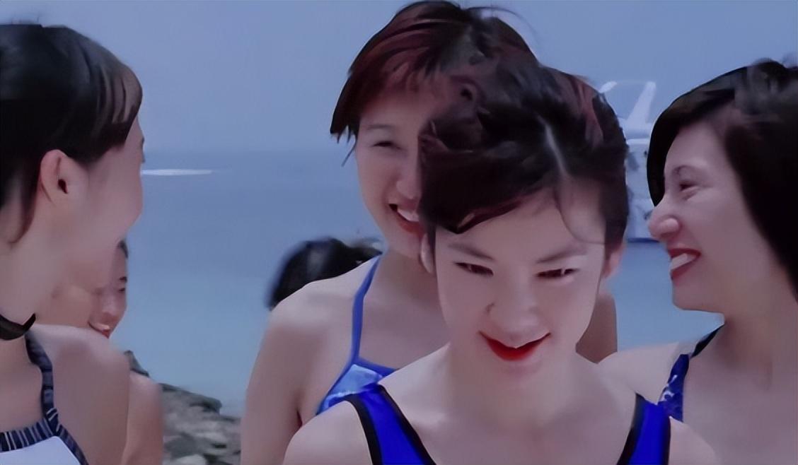 为出名不惜献身上位，无缝衔接17个男人，玩够之后投入富商怀抱