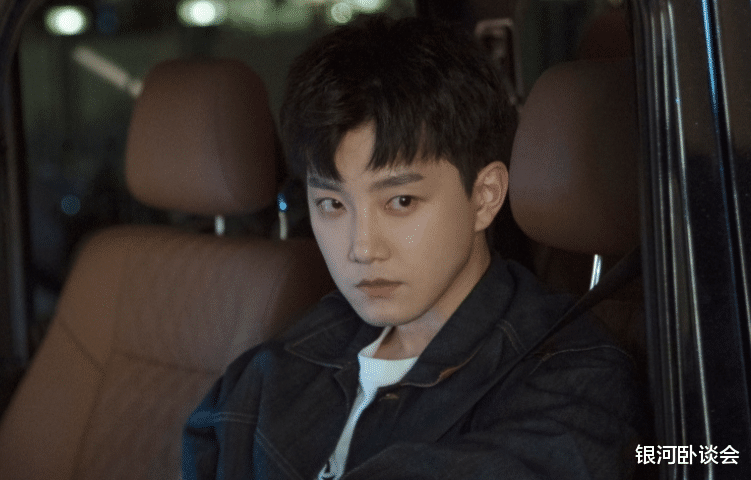 王鹤棣追求田曦薇，两人亲密照曝光，网友：这是要抛弃虞书欣了？