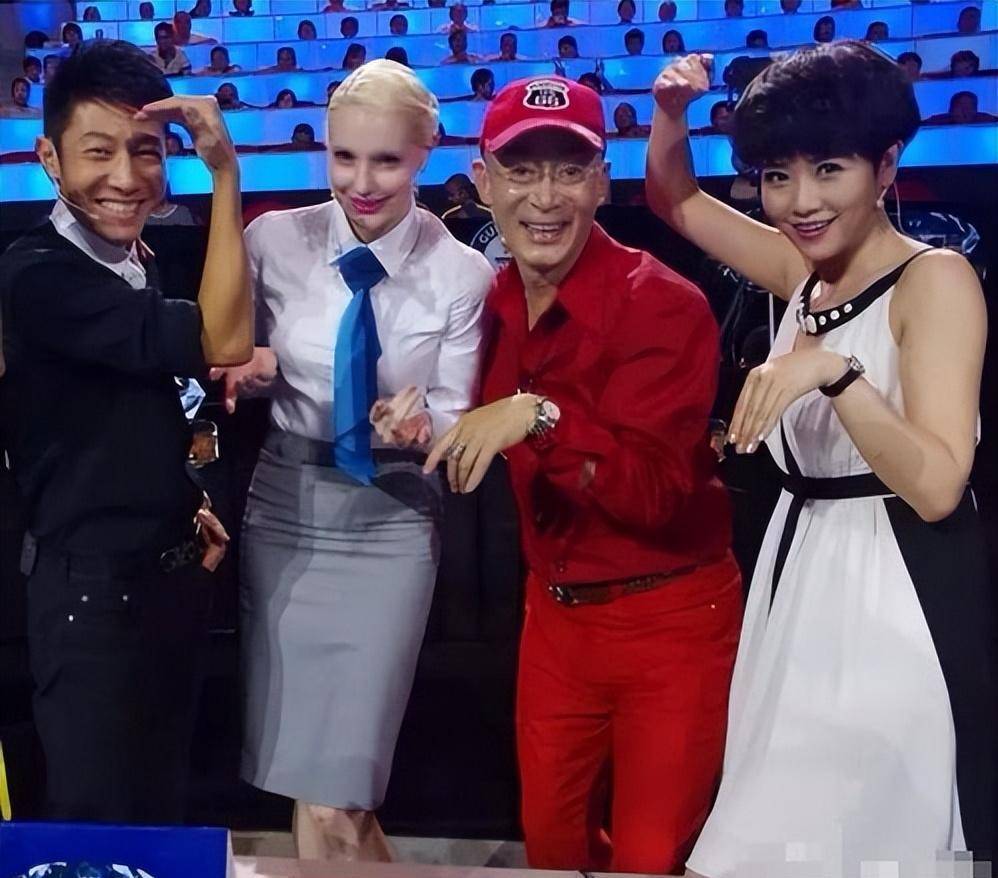 撒贝宁老婆花期太短了!肥胖的身材不再陌生,就像家庭主妇一样!