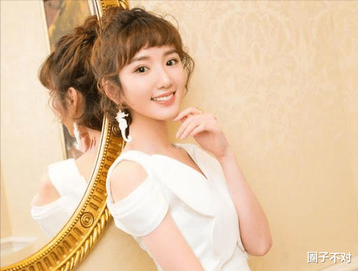 毛晓彤：被亲爹敲诈5000万，被4年男友背叛，泪水和失望成就了她