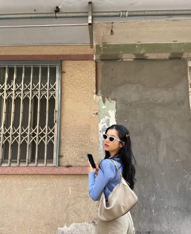 张婧仪|张婧仪晒广州逛街，品尝美食，蓝框墨镜变鬼马少女！
