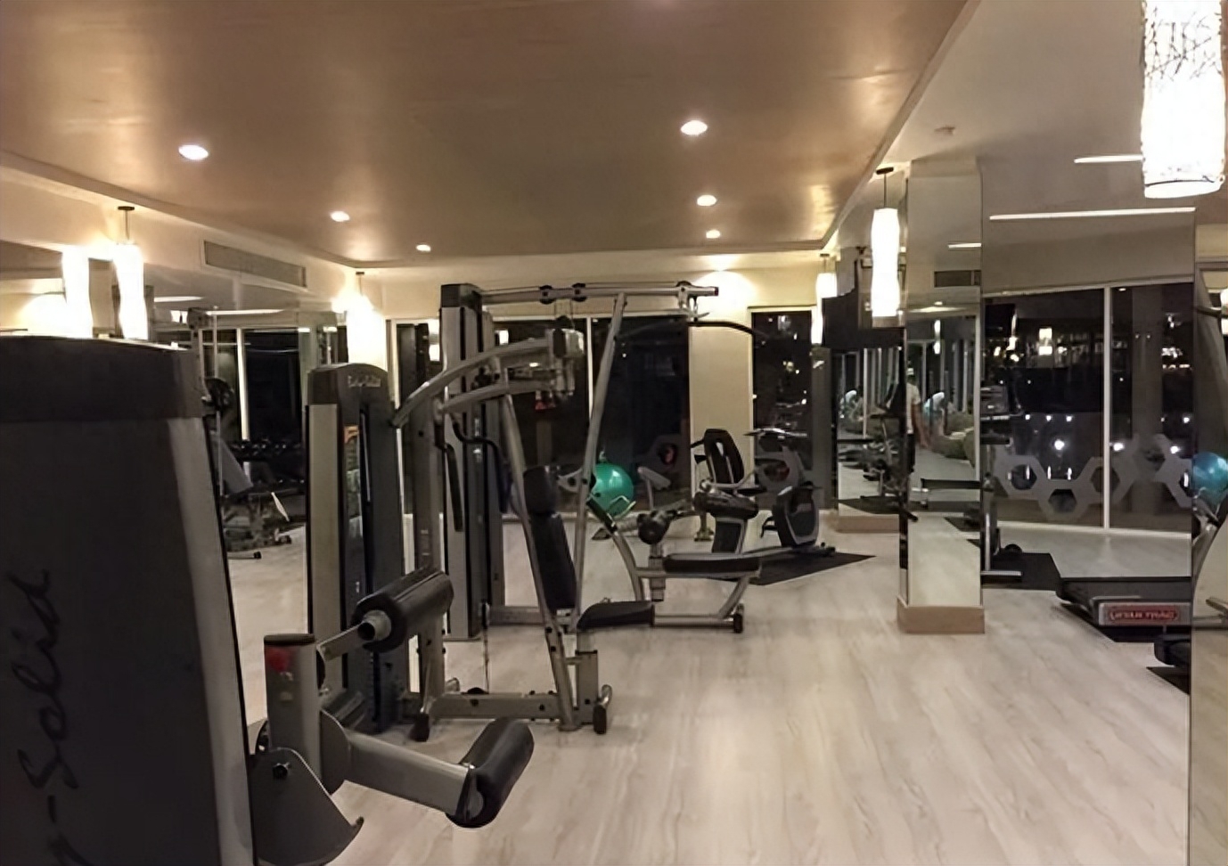 用千万金烟斗，花260万买狗！赵本山儿子：我家的钱十辈子花不完