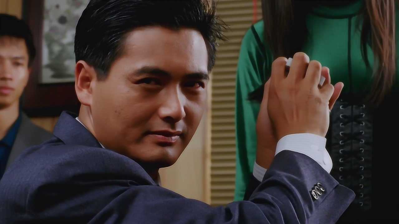 周润发37年不和成龙合作，为了妻子丁克一辈子，称死后会捐出56亿