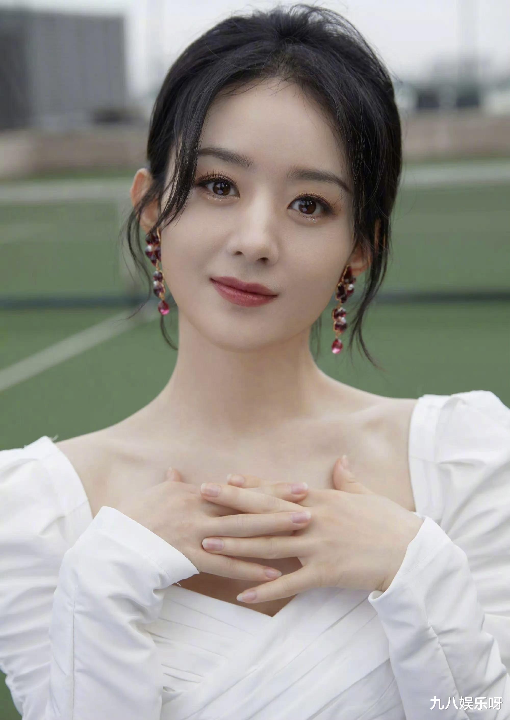 在影视圈,电影当年比较有权威的奖项有很多,但是电视剧方面,白玉兰