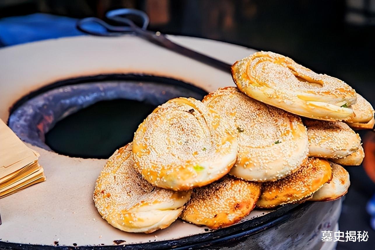 美味烧饼含剧毒:300人中毒一早上死42人,有的中毒者咬断舌头!