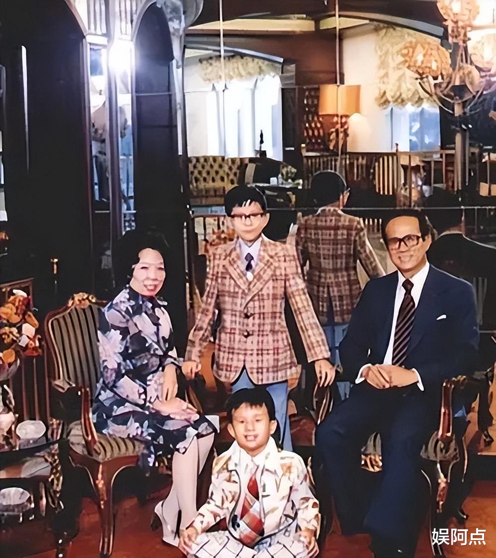 李嘉诚:对女友爱的方式显霸气,周凯旋首次透露两人相处细节!