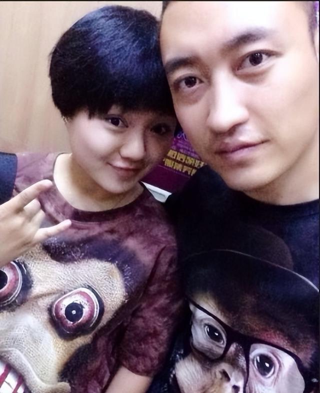 13对赵本山徒弟夫妻对比，文松老婆貌美如花，王小虎老婆撞脸周涛