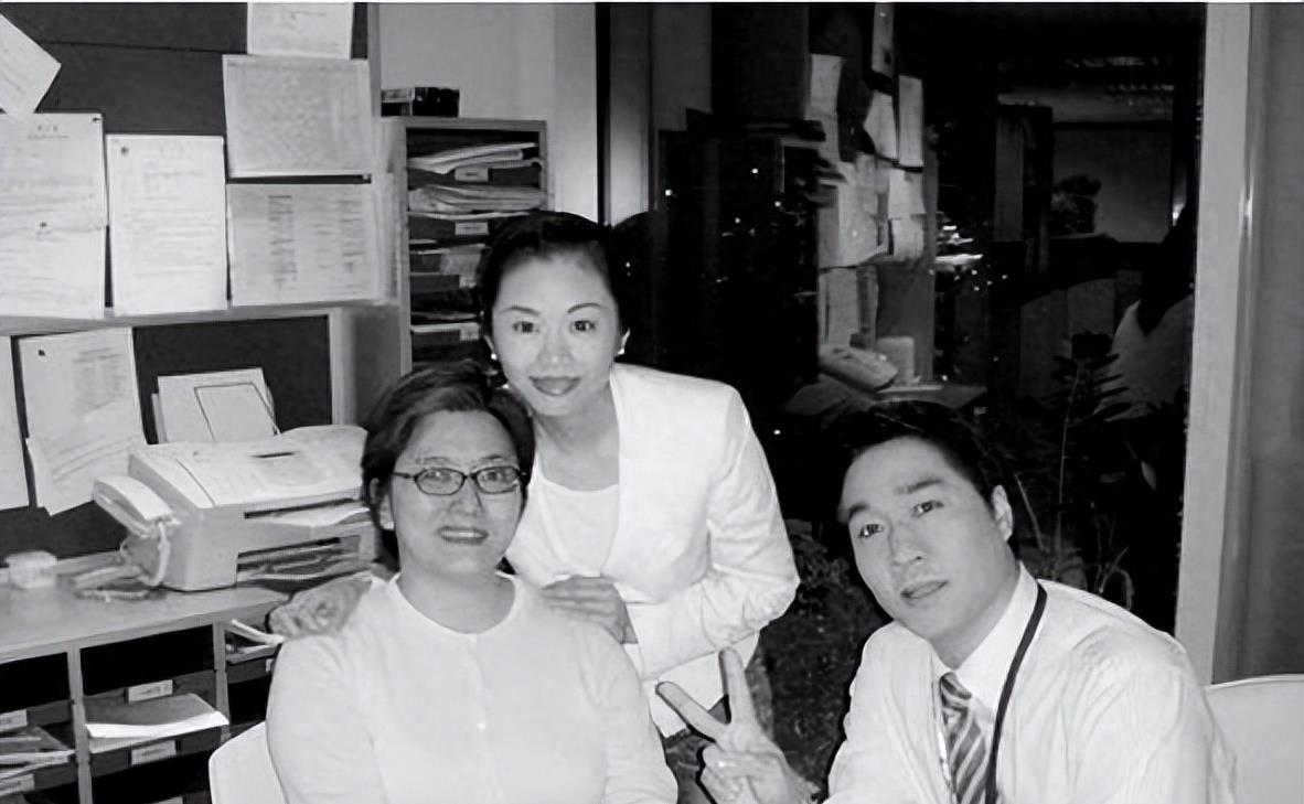 凤凰卫视当家花旦曾子墨：4年连生两个儿子，风光背后的艰辛