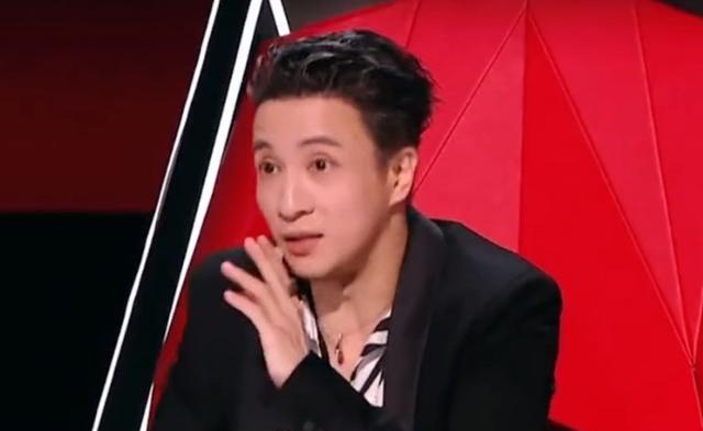 薛之谦再次硬刚资本,一句话扯下好声音遮羞布,却被节目组针对