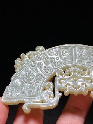 新疆维吾尔自治区|明以前 和田玉受沁 勾连纹 凤纹 玉珮 挂件