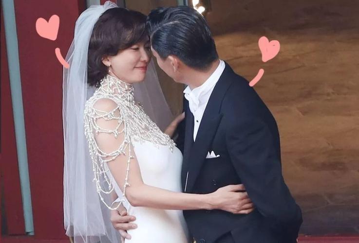 林志玲携丈夫黑泽良平外出聚餐,形象邋遢,网友大呼认不出