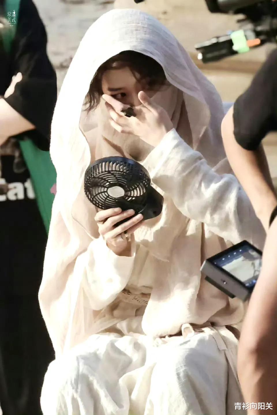 《云秀行》杀青邓为告别,进组《仙台有树》演男主搭档向涵之