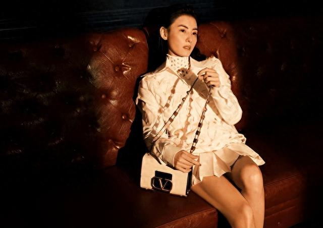 终于火力全开?谢霆锋骂前妻是脏女人!张柏芝四字回击让他无地自容