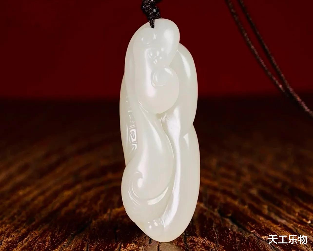 正白、闪青、闪灰！三种和田玉白玉哪种最好？