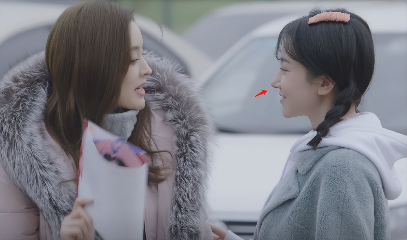 当“整容脸”混进央视职场剧，撞上天然脸演员，简直是降维打击