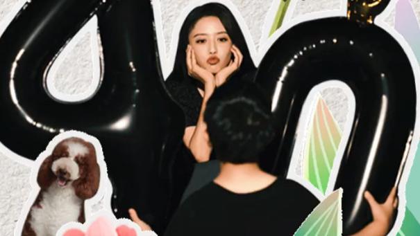 佟丽娅40岁生日，7岁儿子举气球为她庆祝，朵朵身高猛长体型壮实