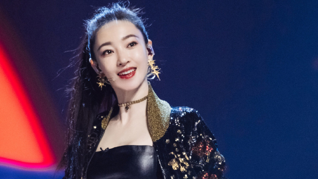 韩素希|粉丝请求王丽坤工作室早点辟谣：为什么发酵了两个月都不管管？