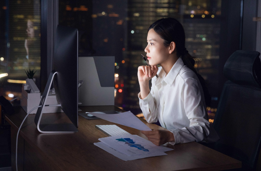 十年前老板将我无情裁掉,十年后我再次遇到老板才知道对方用心良苦