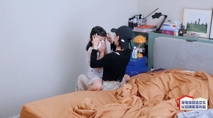 8岁继女闹脾气大哭，郝劭文沟通无效进退两难，重组家庭太现实