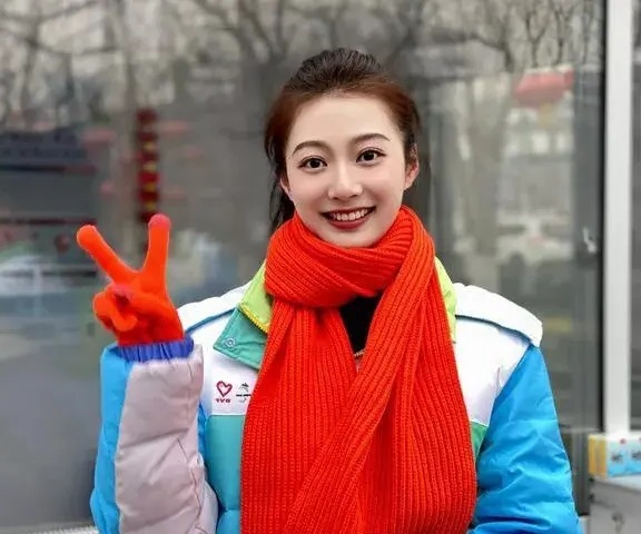 冯琳夺得了央视主持大赛的冠军,能力得到了体现,有望上春晚!