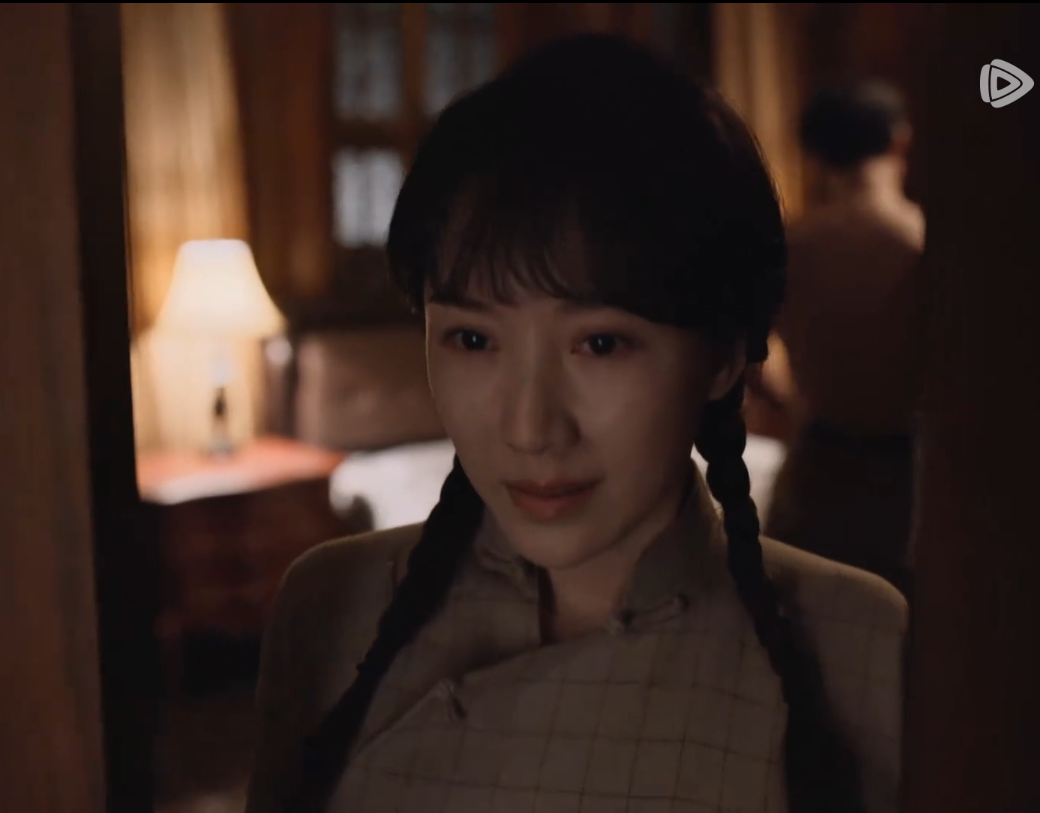 《潜行者》好戏,两个军统女特工,一个献身汉奸一个爱地下党