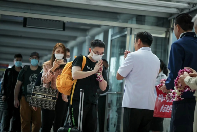 涨涨涨!杭州多地爆满,预约已排到下周!网友激动:等了3年啦