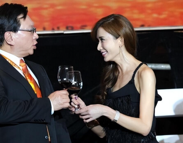 成龙|口水能过敏,天生没子宫,这10位明星的“隐疾”,困扰他们许久