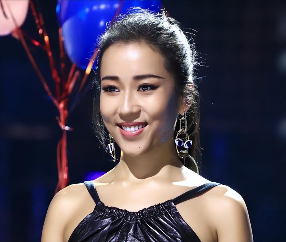 吉克隽逸|“黑美人”吉克隽逸人设崩塌,网友:咎由自取,怨不了别人