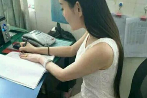 在单位里,要懂得隐藏自己,你告诉别人自己穷,只会让他们看笑话