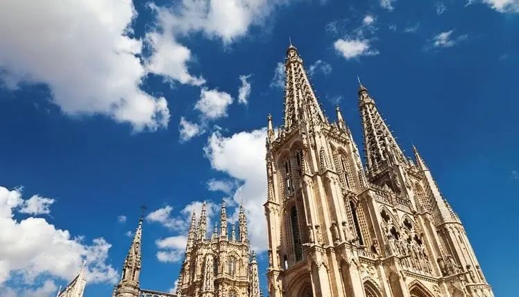 先忘掉miumiu的钻石内裤,赵今麦这次的眼妆才真叫人眼前一黑