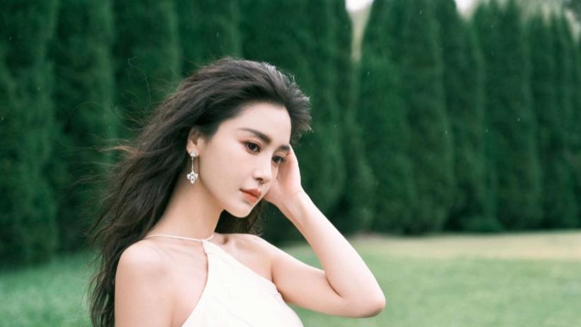 杨颖|杨颖遭遇重创！失去《奔跑吧》代言，星途无望的真相揭秘