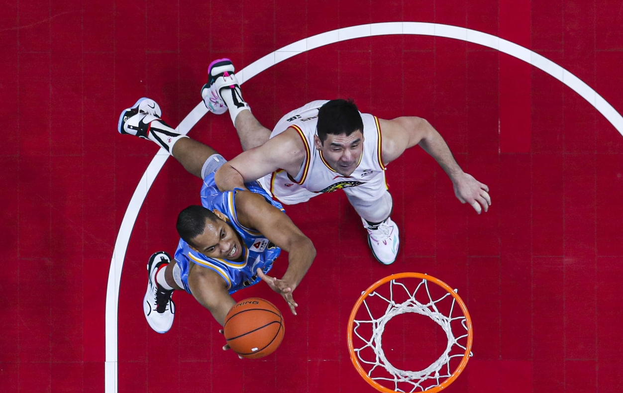 首钢集团|坏消息!首钢男篮内线老将,或陷入困境输球