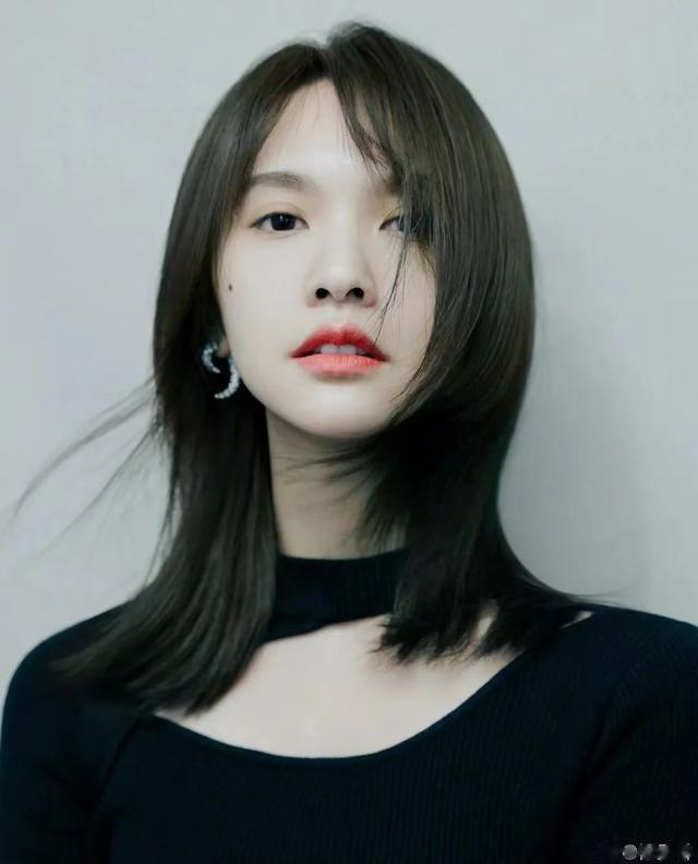 从发型到嘴，圈粉还得是辛芷蕾！