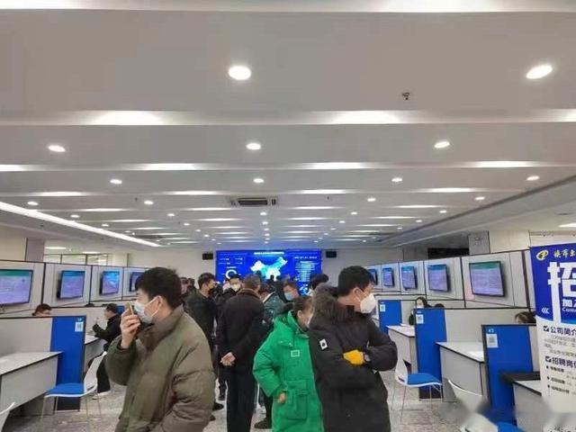 |丹阳持续开展用工招聘 吹响经济率先回暖“号角”