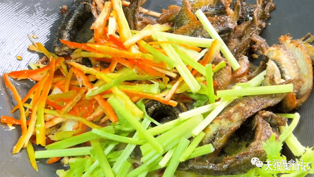 泥鳅|“天气寒,要补阳”,建议中老年吃3款补阳菜,提阳气,暖身体