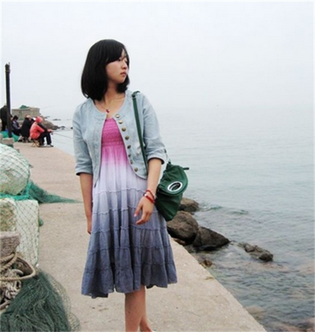 教师|山东女孩马滢:才貌双全,名牌大学毕业,为何不找工作出家当尼姑