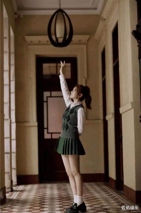 陈妍希|陈妍希晒温柔可人似初恋,笑容甜美超治愈,与陈晓感情甜蜜赢祝福