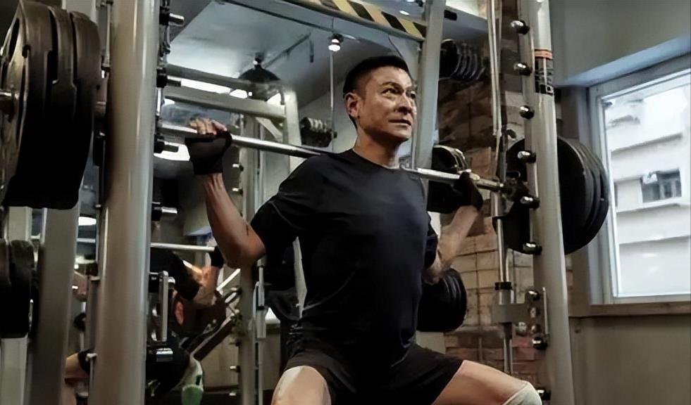 62岁刘德华状态堪比小鲜肉,看他“冻龄”秘诀才知道,被王晶说对了