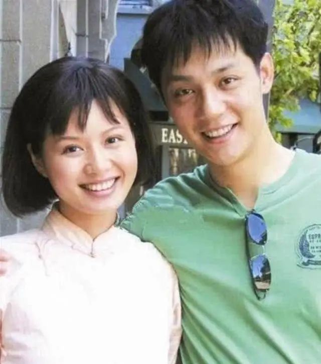 程愫|离婚六年,46岁程愫现状:独自带娃,活成了一束光