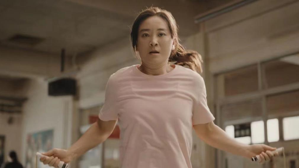 贾玲瘦身成功了！为电影闭关半年暴瘦100斤，撞脸苗圃引热议