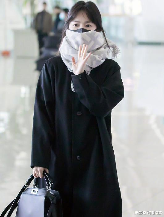 宋慧乔|宋慧乔米兰时装周出发生图曝光,41岁似少女,只露一双眼睛也很美