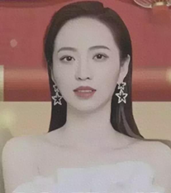 曾经陪许家印KTV应酬 ，年薪高达900万，后宫团长白珊珊“上位”之路！