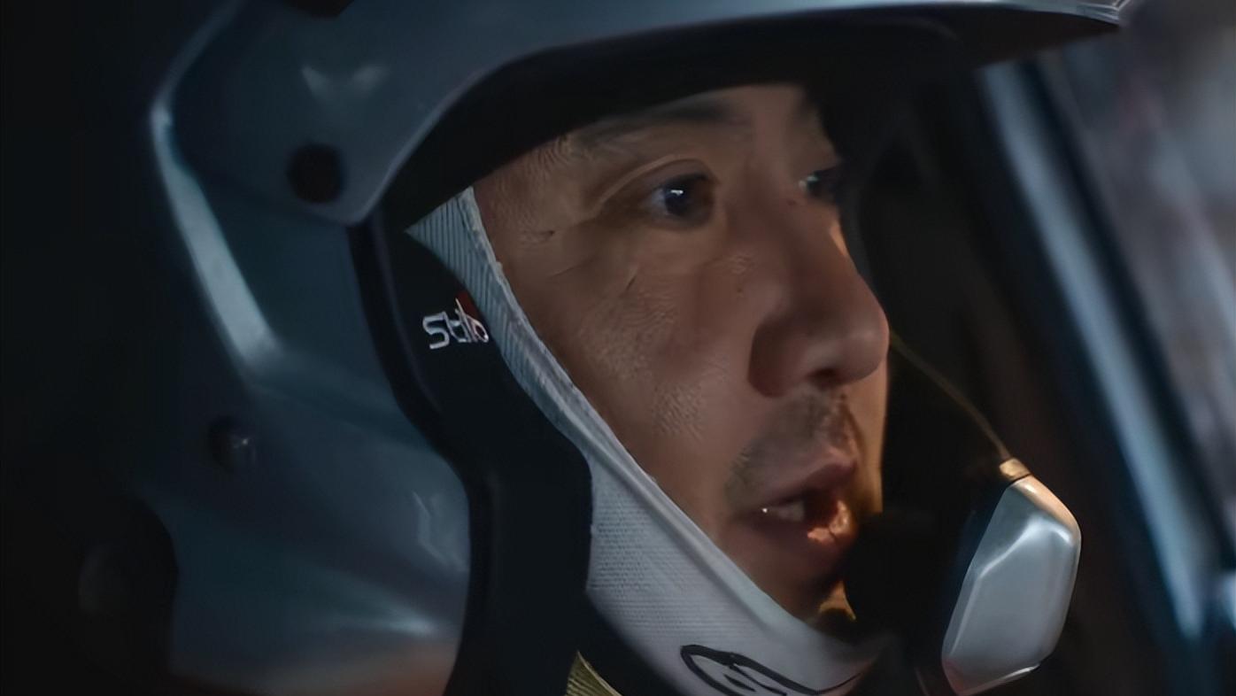 连刷《飞驰人生2》和《热辣滚烫》，一部超上头，一部昏昏欲睡