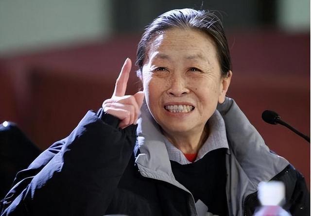 临终前不将遗产留给儿子,却托付给了胡歌,张少华为何这样做?