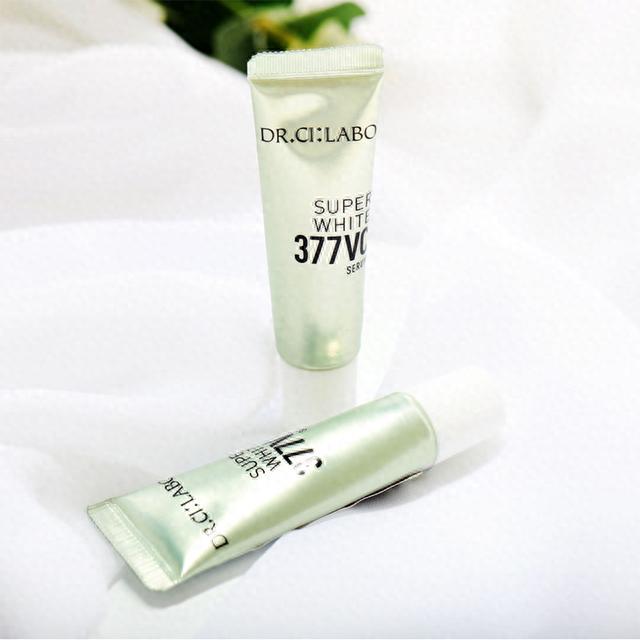 哪些精华液能美白补水抗氧化?这些精华液令你的肌肤日渐白皙柔嫩