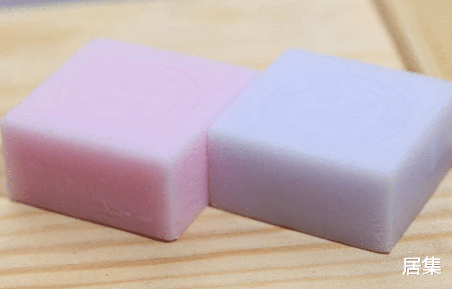 冬天洗澡时,用香皂好还是“沐浴露”好?原来我一直都做错了