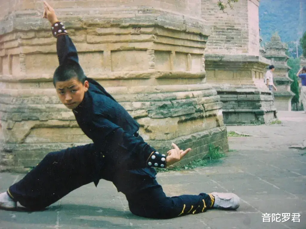 王宝强《八角笼中》首波口碑出炉了！观众的打分评论“一针见血”