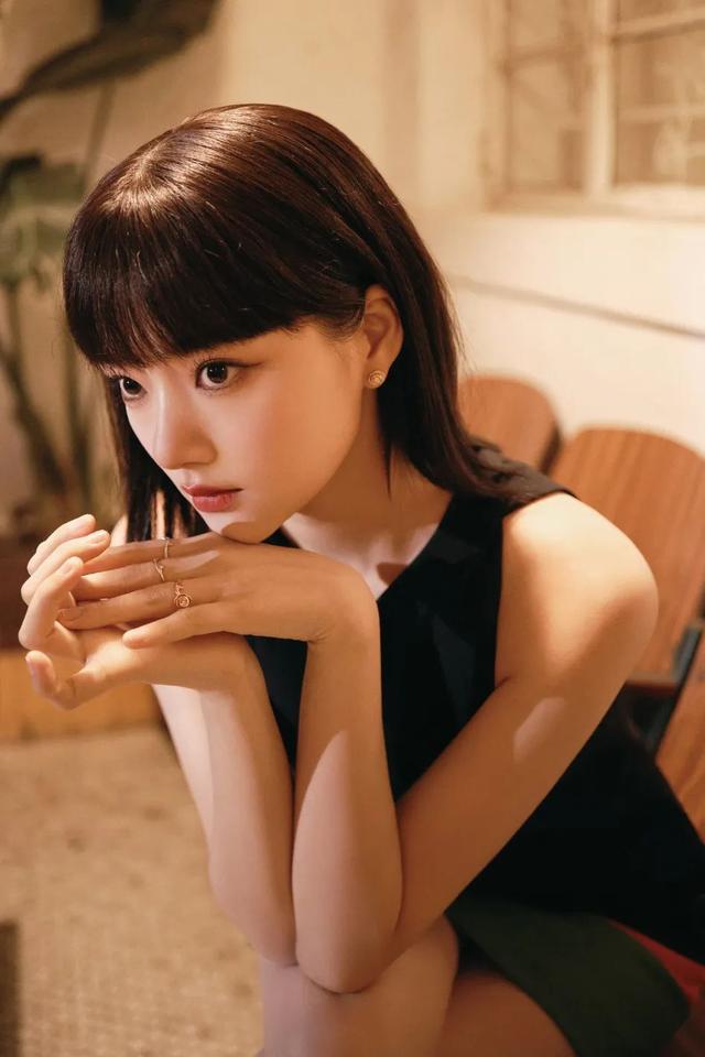 鞠婧祎新造型又“换头”？这次真的差点认不出