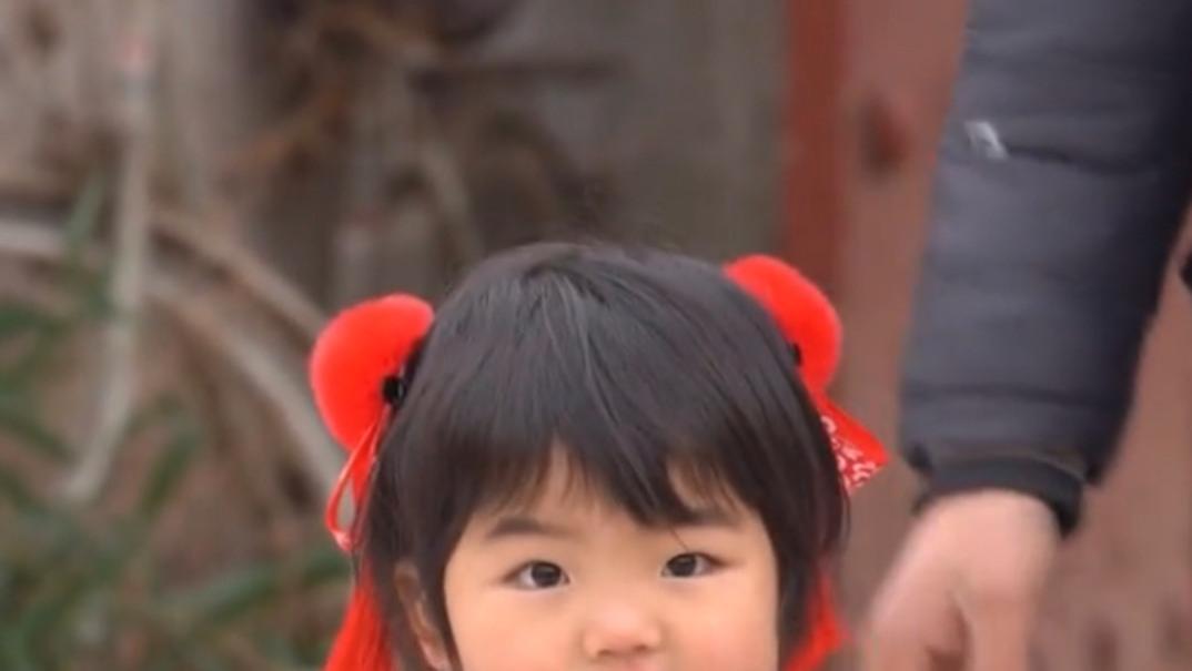 惠然|泪目！惠然老公王志傲回家过年，妈妈强忍泪水，与女儿似复制粘贴