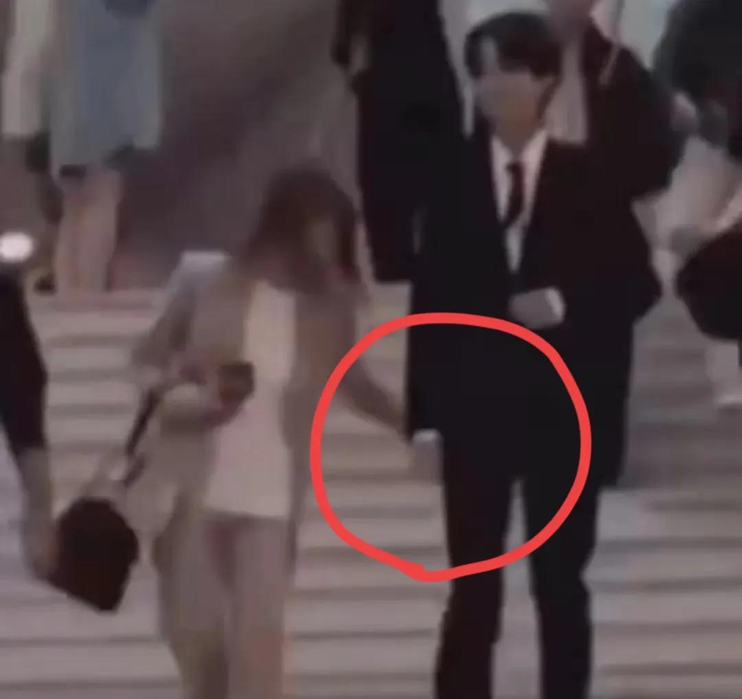 王俊凯|王俊凯事件持续发酵，三人春晚舞台面临被撤? 网友：八九不离十！